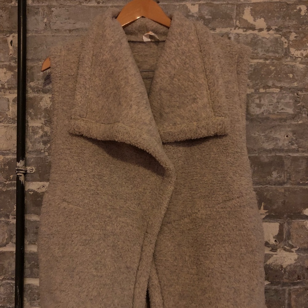 Lucy Sherpa Vest - Size Small